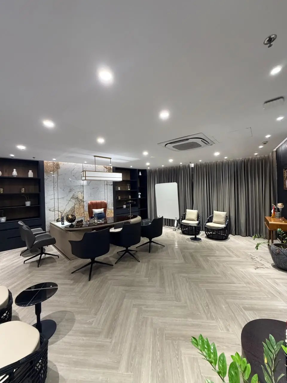Commercial property Ernakulam - premium furnished office space for rent in Palarivattom